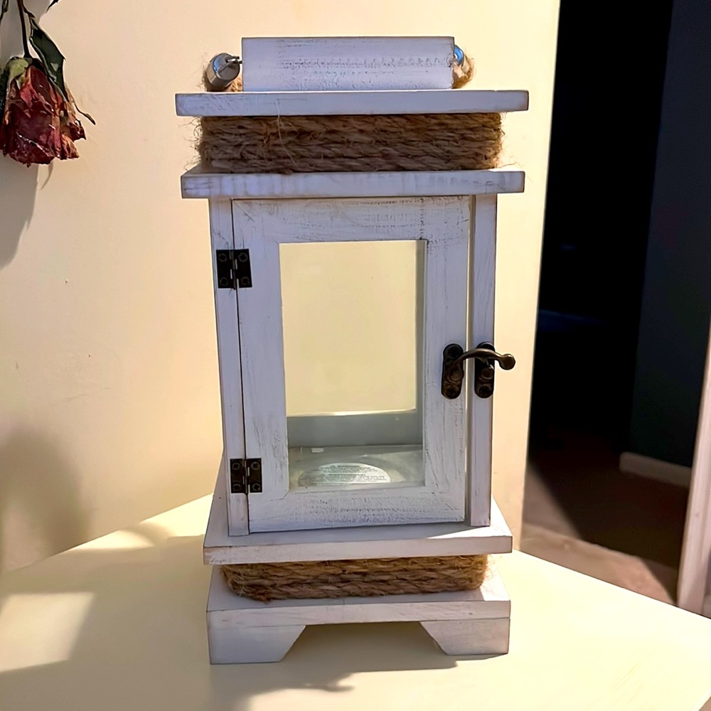 Nautical candle holder